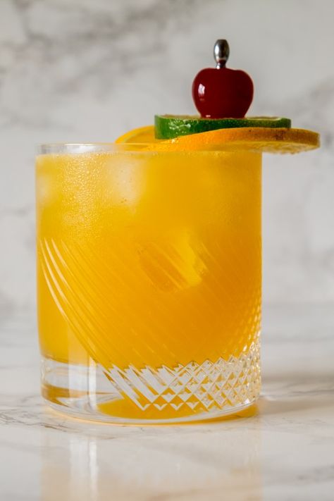 Celebrate the Preakness with a Black-Eyed Susan Citrus Drinks, Rye Whiskey, Whiskey Cocktails, Malt Whisky, Preakness, Irish Whiskey, Black Eyed Susan, Black Eyed, Refreshing Cocktails