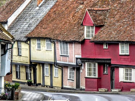 Down the hill !and round the bend .Saffron Walden. Building Facades, Saffron Walden, City Planning, Cottage Exterior, Cozy Spaces, Medieval Houses, Interesting Places, Building Facade, Current Mood