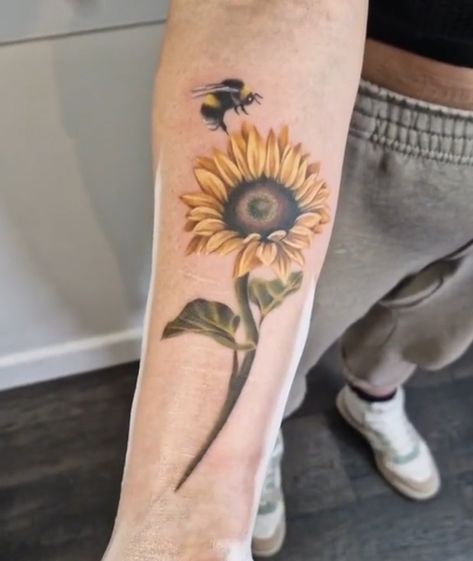 Bee Sunflower Tattoo, Bee Sunflower, Bumble Bee Tattoo, Bee Tattoo, Sunflower Tattoo, Colorful Bird, Cover Up Tattoos, Word Tattoos, Shoulder Tattoo