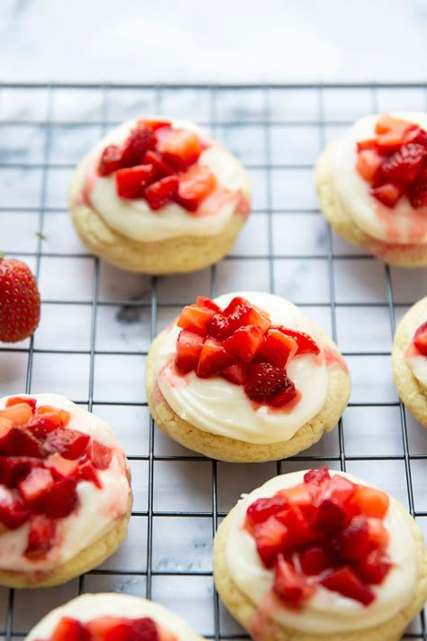 Strawberry Shortcake Cookies Crumbl Cookie Strawberry Shortcake, Strawberry Shortcake Crumble Cookies, Strawberry Cookies Crumbl, Strawberry Cheesecake Crumble Cookie, Strawberry Shortcake Cookies Crumbl, Crumbl Strawberry Shortcake Cookies, Strawberry Jam Sugar Cookies, Strawberry And Cream Cookies, Cookie Recipes Strawberry