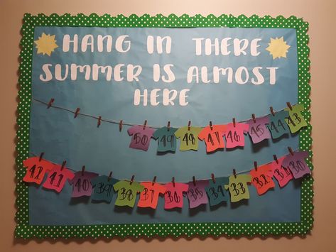 Spring Into Summer Bulletin Board, Bulletin Board Ideas For End Of School Year, Inching Into Summer Bulletin Board, June Bulletin Board Ideas For Work, May School Bulletin Board Ideas, Summer Vacation Bulletin Board Ideas, Summer School Board Ideas, Final Countdown Bulletin Board, Last Day Of School Countdown Board