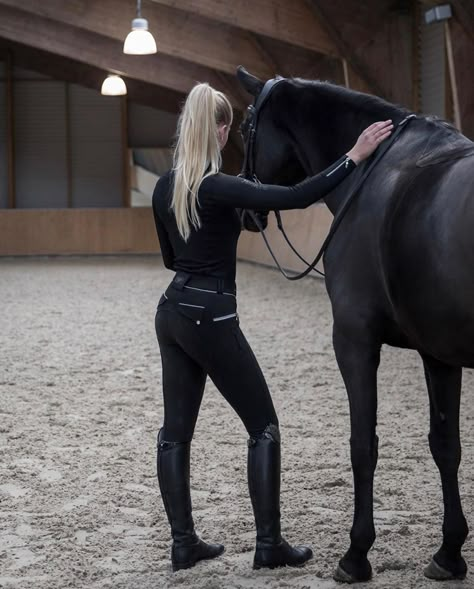 Riding Aesthetic, Equestrian Style Outfit, Full Black Outfit, Equine Fashion, Horse Riding Aesthetic, Seeking Knowledge, Horse Riding Quotes, Horse Riding Outfit, Rich Aesthetic