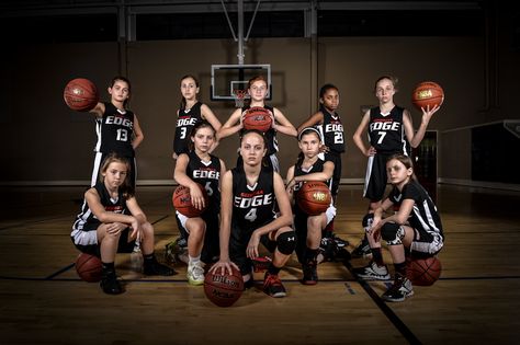 basketball team photography - Google Search Cool Team Photo Ideas, Basketball Team Photography, Group Basketball Pictures, Basketball Team Photos Ideas, Basketball Team Pictures Poses, Basketball Team Photoshoot, Basketball Group Pictures, Team Basketball Pictures, Basketball Team Photos