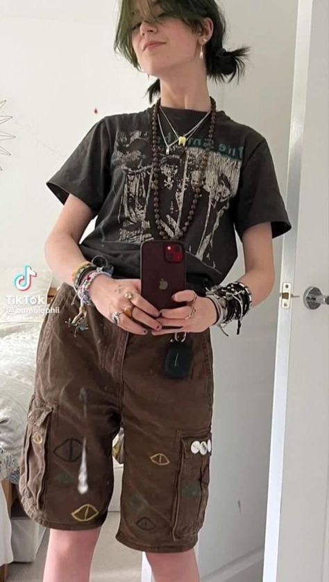 Earthy Hippy Outfits, Grunge Outfits Gender Neutral, Gothic Goblincore Outfits, Masculine Outfits Grunge, Cottage Core Nonbinary Outfits, Homelesscore Outfits, Masc Goblincore Outfits Summer, Trans Masc Outfits Aesthetic, Grunge Clothes 90s