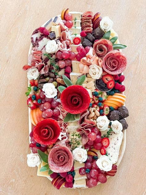 Tea Party Charcuterie, Charcuterie Ideas, Christmas Platter, Charcuterie Platter, Charcuterie Inspiration, Charcuterie Board Ideas, Charcuterie Cheese, Snack Board, Food Boards