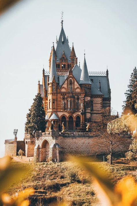 . Castle Mansion, Castle Aesthetic, Chateau France, Fantasy Castle, Beautiful Castles, Fantasy Aesthetic, Beautiful Architecture, Beautiful Buildings, Pretty Places