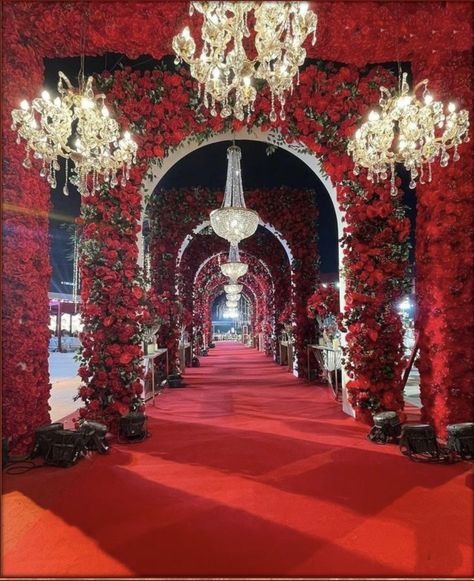 Red Reception Stage, Marriage Background Decoration, Baraat Decorations, Wedding Reception Entrance Ideas, Wedding Decorations Red, Royal Wedding Decorations, Royal Indian Wedding, Indian Wedding Decorations Receptions, Red Wedding Decorations