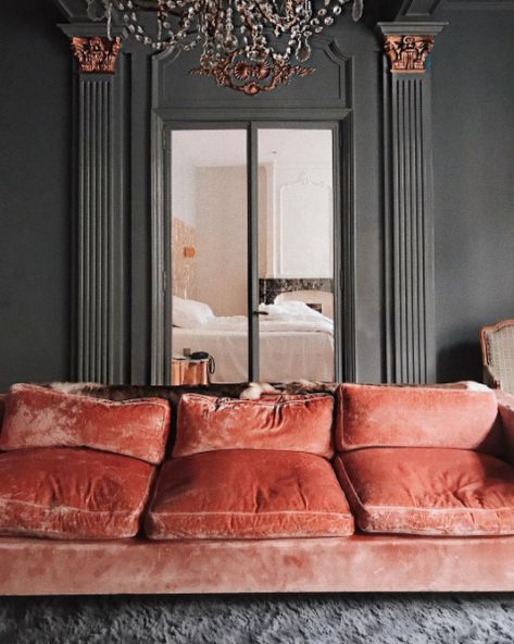 Dark Masculine, Coral Home Decor, Pink Velvet Sofa, Latest Sofa Designs, Luci Led, Corner Sofa Set, Penthouse Apartment, Trendy Living Rooms, Dark Walls