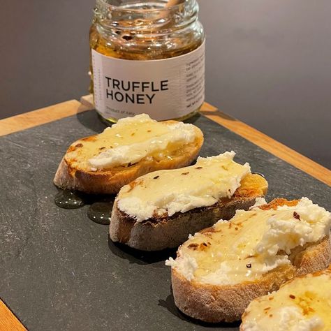 Truffle Goat Cheese, Bruschetta With Goat Cheese, Truffle Honey, Truffle Cheese, Goat Cheese Recipes, Bruschetta Recipe, Truffle Recipe, Black Truffle, Home Chef