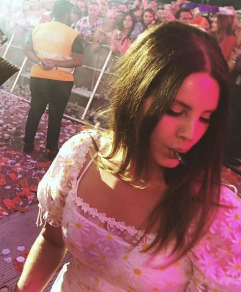 Lana Del Rey Fan Page on Instagram: “she looked so good / Lollapalooza Stockholm, 2019” Ride Lana Del Rey, Divas Pop, Lana Del Rey Love, Lana Rey, Elizabeth Grant, Lana Del Ray, Lana Del Rey, Music Artists, Stockholm