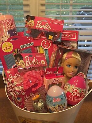 Kids Gift Basket Ideas, Raffle Baskets Fundraiser, Barbie Basket, Valentine's Gift Baskets, Princess Gift Basket, Sienna Bedroom, Birthday Baskets, Basket Raffle, Dance Fundraisers