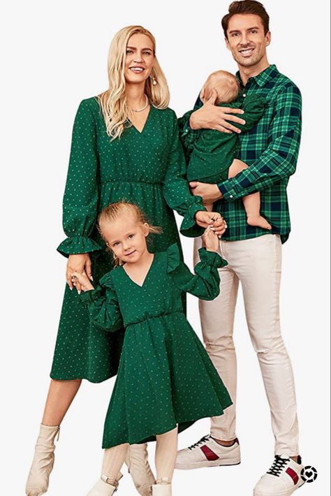 Family Matching Outfits Christmas, Family Event Outfit, Matching Family Outfits For Pictures, Christmas Picture Outfits, Family Party Outfit, Christmas Matching Outfits, Outfits For Holiday, Holiday Family Outfits, Matching Family Christmas Outfits