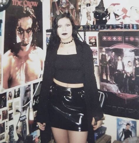 Mall Goth Outfits, Mall Goth Aesthetic, 90s Mall Goth, 2000s Mall Goth, Goth Outfit Inspo, 2000s Goth, Health Goth, 90s Goth, Alt Girls