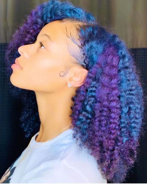 7,914 Likes, 49 Comments - USA 🇺🇸 (@hairpaintwax) on Instagram: “🎨 @_naturallylala #hairpaintwax” Purple Natural Hair, Blue Natural Hair, Dyed Curly Hair, Split Dyed Hair, Dyed Hair Inspiration, Temporary Hair Color, Dyed Natural Hair, Pretty Hair Color, 4c Hair