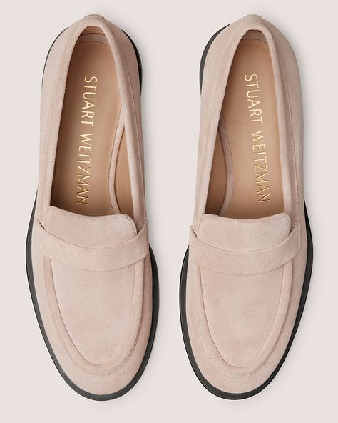 Palmer Sleek Loafer | Stuart Weitzman Womens Business Professional Shoes, Business Casual Shoes For Work, Cute Flats Shoes For Women Classy, Corporate Attire Flats Shoes, Corporate Flat Shoes Women, Neutral Fall Shoes, Business Professional Accessories, Cute Loafers Women, Comfy Business Casual Shoes