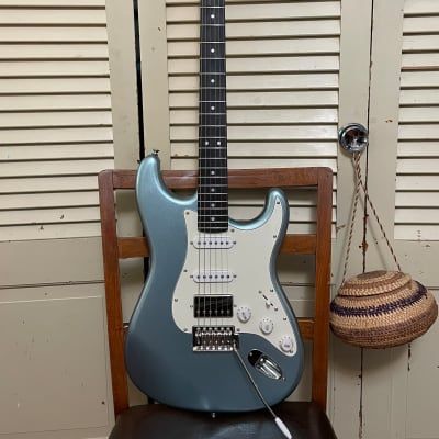 Donner Electric Guitar, Donner Guitar, Electro Guitar, Guitar Obsession, Cool Electric Guitars, Electric Guitars, Rock N Roll, Electric Guitar, Bass