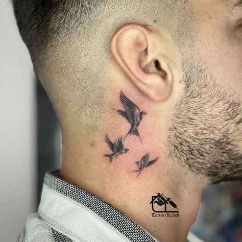 Down The Neck Tattoo, Birds Neck Tattoo, Bird Neck Tattoo, Tato Realis, Bird Tattoo Neck, Swallow Tattoo Design, Shading Tattoo, Small Neck Tattoos, Inner Bicep Tattoo