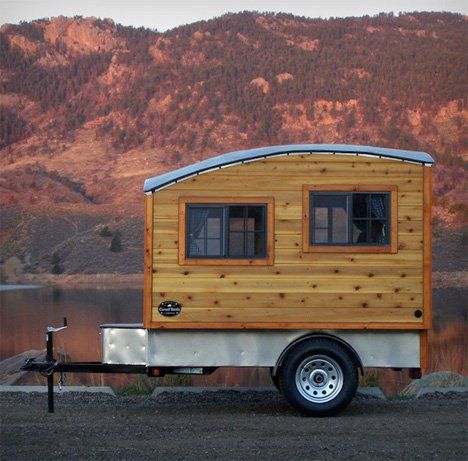 Who would want to tow a big plastic factory-made camper around when they could have a charming hand-crafted tiny home? The Terrapin by Casual Turtle Campers is a compact and comfortable place to camp with a design inspired by the small trailers of the 1950s and '60s. Mounted to a 5'x8' trailer frame and weighing in at 1,360 pounds, the Terrapin is portable enough to go nearly anywhere but spacious enough for a dinette that transforms into a double memory foam bed so it's comfortable for both ... Tiny Camper Trailer, Homemade Camper, Small Travel Trailers, Tiny House Swoon, Tiny House Blog, Camping Inspiration, Tiny Trailers, Tiny Camper, Small Trailer