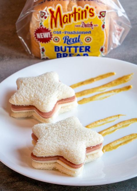 Star Gazing Party {Tips & Recipes} - Martins Famous Pastry Shoppe Star Shaped Sandwiches, Food Shapes For Kids, Kids Party Sandwiches, Star Gazing Party, Star Sandwiches, Cute Sandwiches, Little Sandwiches, Shaped Sandwiches, Sandwich Bites