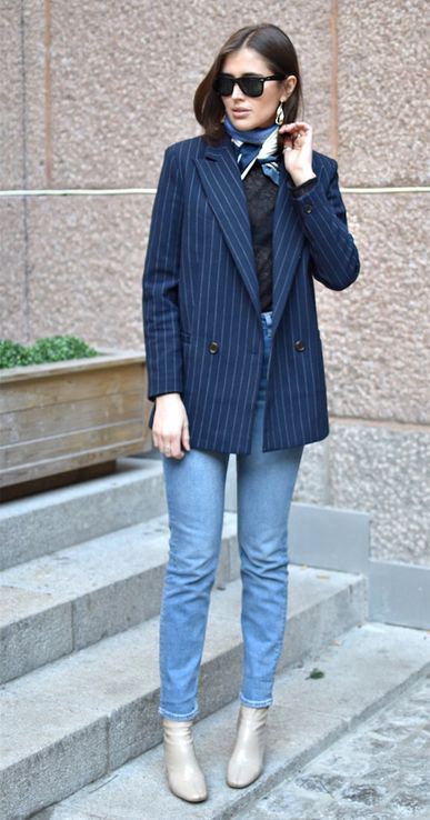 Striped Navy Blazer Outfit, Navy Pinstripe Blazer Outfit Women, Striped Blazer Outfits For Women, Pin Stripe Blazer Outfit, Navy Blazer Outfit Women, Pinstripe Blazer Outfit, Navy Jacket Outfit, Pinstripe Suit Women, Strip Outfit