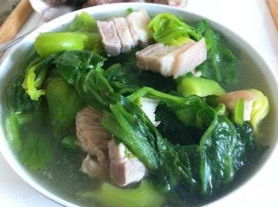 Nqaij Npua Hau nrog Zaub Ntsuab - Boiled Pork with Greens Hmong Food, Food Authentic, Cambodian Food, Khmer Food, Laos Food, Viet Food, Asian Cooking, Asian Dishes, International Recipes