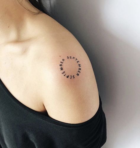 Circle Tattoo Placement, Long Tattoo, Shen Long Tattoo, Tattoo Text, Fighter Tattoo, Circular Tattoo, Cute Simple Tattoos, Shoulder Bones, Cute Tats