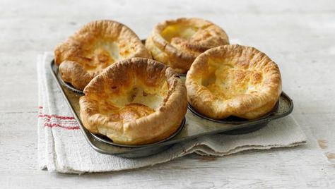 Yorkshire Pudding. Here are 8 different recipes for this British classic. Christmas Roast Dinner, Easy Yorkshire Pudding Recipe, How To Make Yorkshire Pudding, Yorkshire Pudding Recipe, Yorkshire Pudding Recipes, Yorkshire Puddings, Mary Berry Recipe, Bbc Food, Bbc Good Food