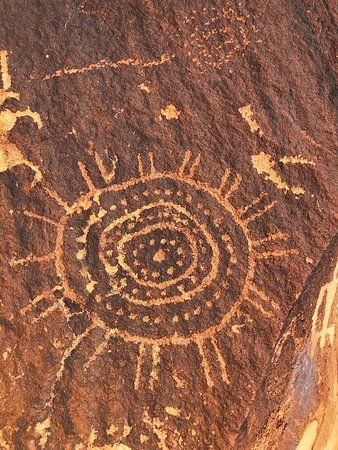 Little Black Mountain Petroglyph Site (St. George) - 2021 All You Need to Know BEFORE You Go (with Photos) - Tripadvisor Native American Petroglyphs, Petroglyphs Art Native American, Ancient Cave Art, European Petroglyphs, Petroglyphs Symbols, Utah Petroglyphs, Ancient Petroglyphs, Petroglyphs Art, Paleolithic Art