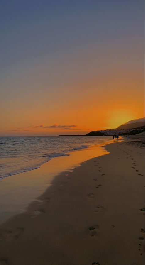 Fuerteventura Aesthetic, Canary Islands Fuerteventura, Ventura Beach, Trip With Friends, Canary Islands Spain, Spain And Portugal, Sunset Beach, Canary Islands, Winter Travel