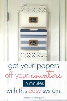 organize all your paper clutter, including school papers, bills, mail, and more with this easy and cute filing system. #organizedschoolpapers #organizedmom #organizedfamily #filingsystem #waystoorganizeschoolpapers #waystoorganizebills #organizinghouseholddocuments Organizing Paperwork Filing System, Kids School Paper Organization, Clutter Kitchen, School Paper Organization, Diy Office Organization, Diy Pantry Organization, Paper Clutter Organization, Office Organization At Work, Desk Organization Diy