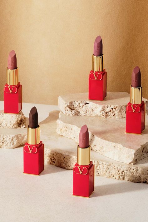 Valentino Lipstick, Dior Red Lipstick Aesthetic, Luxury Lipstick Aesthetic, Dior Lipstick Photography, Lipstick Collection Goals, Beige Lipstick, Valentino Beauty, Lip Collection, Luxury Red Lipstick