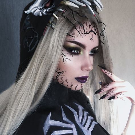 SHE VENOM 2018 Venom Female Costume, Women Venom Costume, Venom Makeup Easy, Venom Cosplay Female, Female Venom Costume, Venom Halloween Costume Women, Venom Inspired Makeup, She Venom Cosplay, Venom Makeup Female