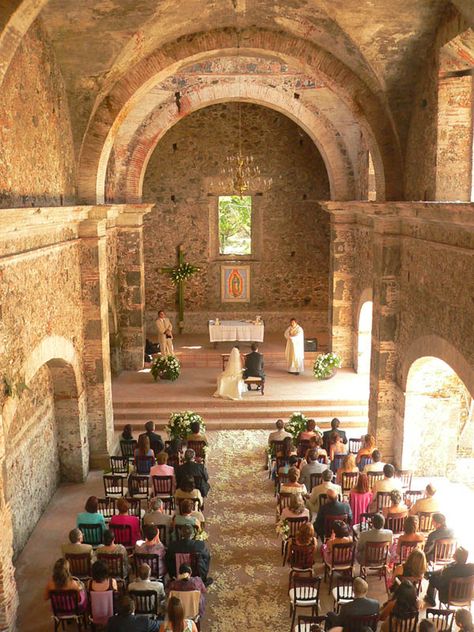 Dream church for wedding! Old Church Wedding, Vintage Mexican Wedding, Hacienda Wedding, Boda Mexicana, Catholic Wedding, Future Wedding Plans, Church Architecture, Mexican Wedding, Mexican Culture