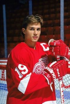 Steve Yzerman Red Wings Hockey Hockey Husband, Steve Yzerman, Hockey Pictures, Detroit Sports, Hot Hockey Players, Bruins Hockey, Ice Hockey Players, Detroit Red Wings Hockey, Red Wings Hockey