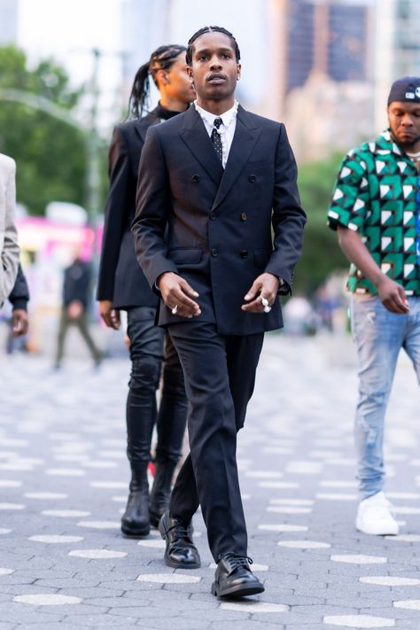 Rocky Outfits, Rocky Asap, Zac Efron Style, Asap Rocky Outfits, Black Men Suits, Prom Men, Classic Fits, All Black Suit, Prom Suits For Men