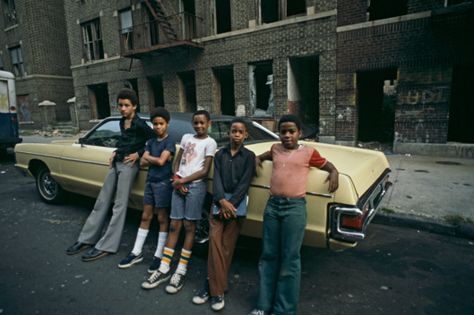 The Bronx, New York City, New York State, USA --- Children from the Bronx, New York City, USA, 1978 --- Image by ? Alain Le Garsmeur/Corbis Cultura Hip Hop, The Get Down, The Bronx New York, Bronx New York, Gordon Parks, Jonah Marais, Street Kids, Documentary Photographers, New Yorker