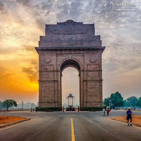 Sunrise at India Gate, New Delhi, India Dehli India Aesthetic, India Gate Images, India Gate Photography, Morning Aesthetic Sunrise, Gate Images, India Theme, Fall Background Wallpaper, Aesthetic Sunrise, Morning Aesthetic