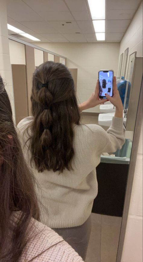 Bubble braid half up half down hairstyle Bubble Braid Brown Hair, Tied Up Hairstyles For School, Hair Bubble Braids, Cute Down Hairstyles, Tied Up Hairstyles, Brown Hair Long, Hairstyle Braid, Quick Hairstyle, Braided Pony