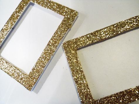 Glitter Picture Frames, Glitter Projects, Mirror Frame Diy, Glitter Pictures, Glitter Frame, Diy Glitter, Frame Ideas, Diy Picture Frames, Glitter Decor