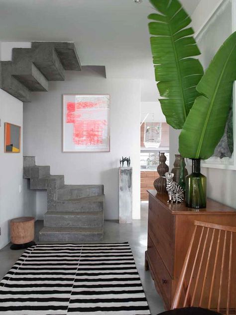 I love those concrete stairs Concrete Stairs, Interior Design Per La Casa, Design Del Prodotto, Cape Town, Interior Spaces, In The Middle, Interior Inspiration, Interior Architecture, Interior And Exterior