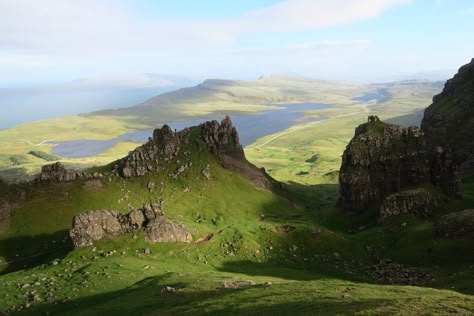 Autumn Waterfalls, West Highland Way, Mountain Landscape Photography, Scenic Travel, Hiking Destinations, Mountain Photos, Stone Pictures, Green Mountain, Isle Of Skye