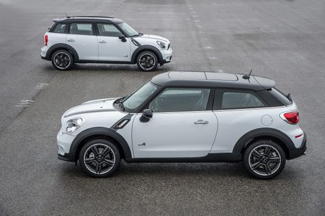 Mini Cooper Paceman (front) vs Countryman Mini Cooper 4 Door, Mini Crossover, Mini Cooper Paceman, Mini Paceman, Mini Copper, Mini Cooper Countryman, Cooper Countryman, Mini Coopers, Engines For Sale