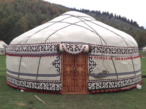 Yurt Interior, Mongolian Yurt, Nomad Fashion, Eagle Hunter, Yurt Home, Old Wooden Doors, Episode Backgrounds, Folk Art Flowers, Environmental Art