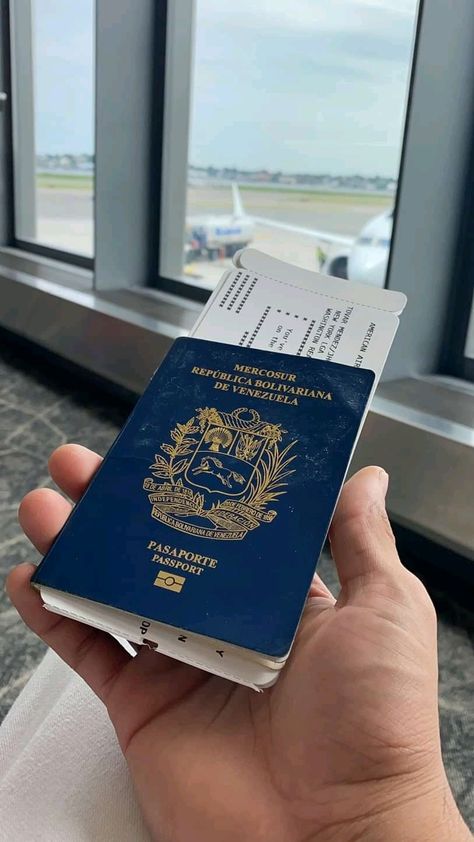 Canadian Passport, Passport Services, Whatsapp Text, Honeymoon Vacations, Visa Online, Passport Online, Travel Documents, Passport Stamps, Certificates Online