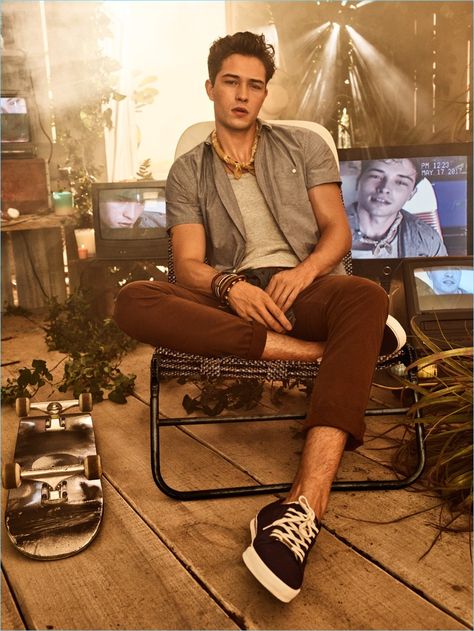 Brazilian model Francisco Lachowski is front and center for Colcci's spring-summer 2018 campaign. Francisco Lachowski, A Man