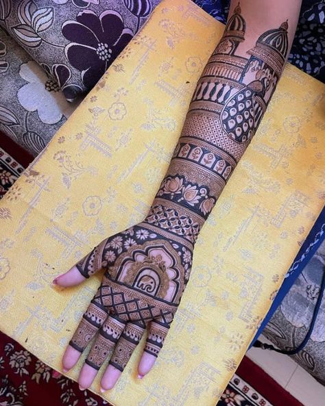 Karva Choth Mehndi, Mehendi Videos, Traditional Mehandi, Diwali Mehndi, Designer Mehendi, Groom Sister, Mehndi Hand, Baby Mehndi Design, Peacock Mehndi Designs