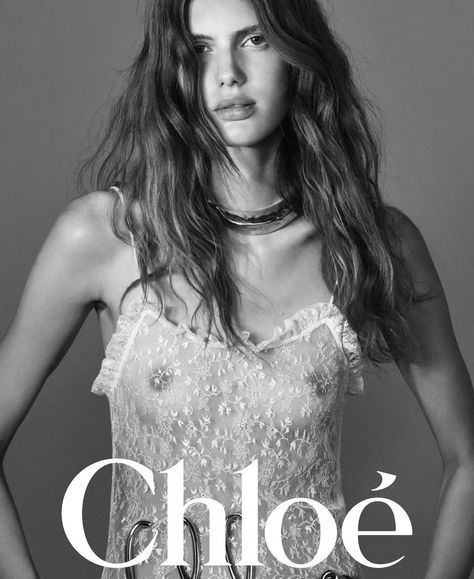 Chloe Ad Campaign, Chloe Campaign, Runway Top, London Models, Hemant And Nandita, Paris Woman, French Chic, Clothing Brands, Strapless Tops