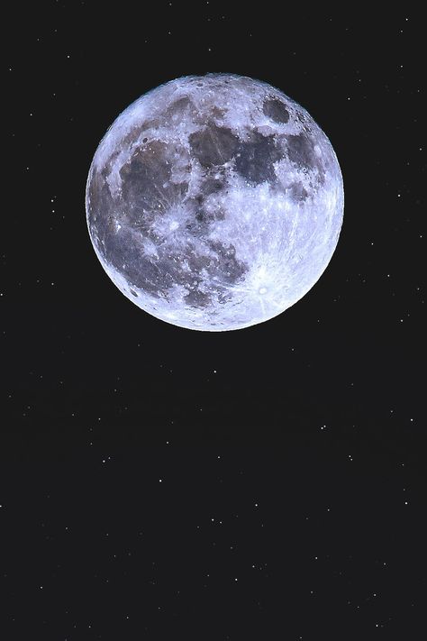 Shiny Big Moon Aesthetic Wallpaper Dark Moon, Aesthetic Moon, Wallpaper Estetika, Moon Aesthetic, Moon Wallpaper, Moon Shadow, Aesthetic Space, Vintage Moon, Moon Pictures