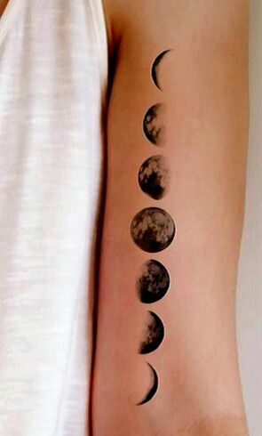 Phases Of The Moon Tattoo, The Moon Tattoo, Tattoo Moon, Planet Tattoos, Foot Tattoos For Women, Geniale Tattoos, Phases Of The Moon, Spine Tattoos, Trendy Tattoos