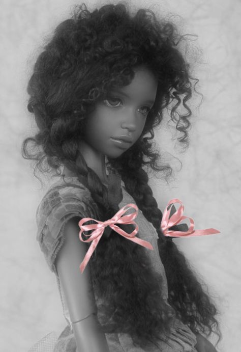 Black Dolls Aesthetic, Black Doll Aesthetic, How To Look Like A Doll, Doll Beauty Aesthetic, Pink Doll Aesthetic, Barbie Doll Aesthetic, Curly Doll Hair, Doll Icon, Doll Hairstyles